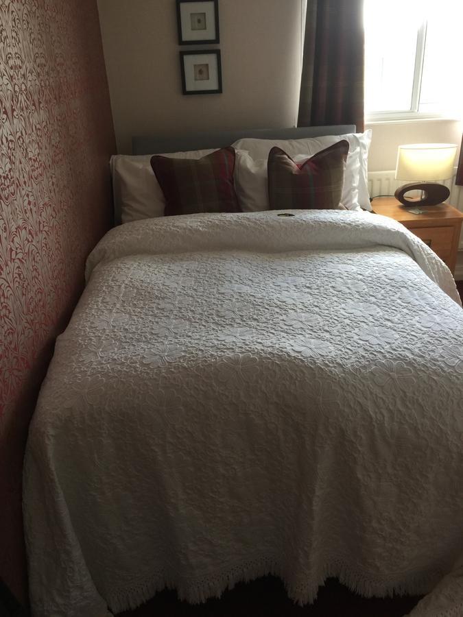 The Chestnuts Guest House Атерстен Екстер'єр фото
